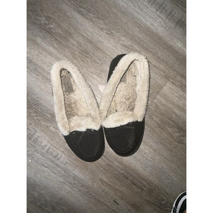 Old Navy Women's Faux Fur Lined Slippers Black Size US:8